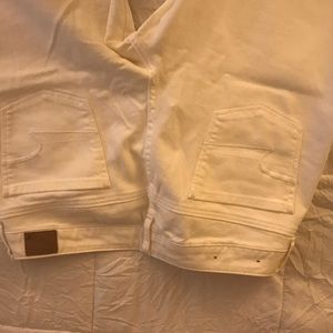 Skinny  American Eagle size 10 white jeans. Only worn twice. 2012.